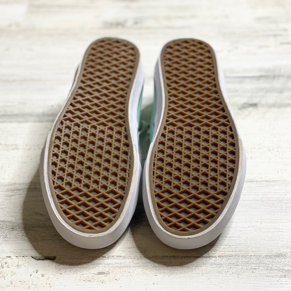 Vans - Picture 4 of 4
